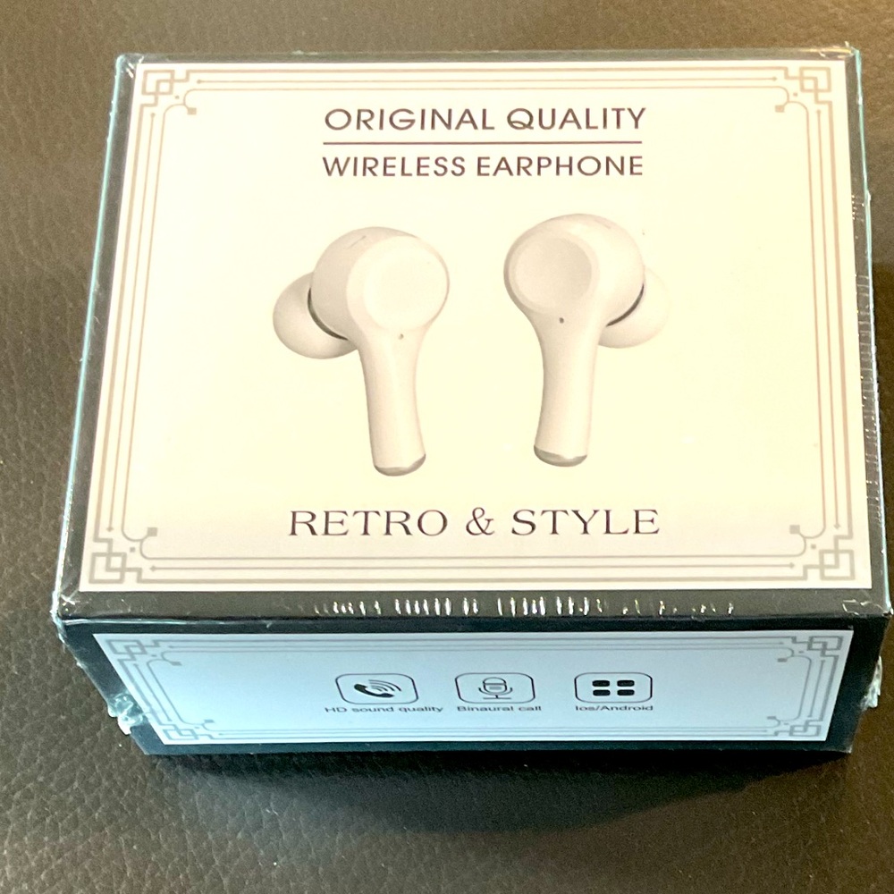 3 pairs of new wireless earbuds plus 3 pair of apple EarPods headphone plug